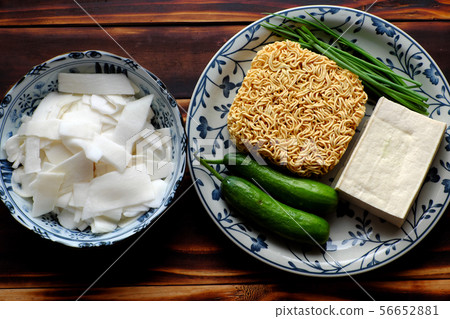 vegetarian food, fried noodles, sour bamboo shoot 56652881