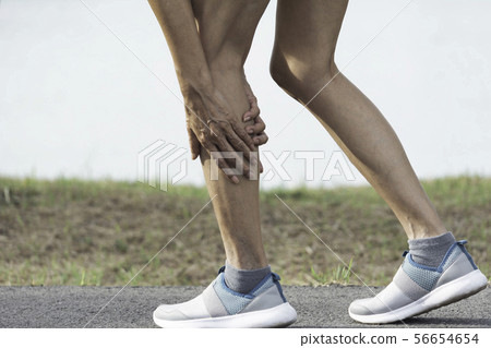 The female clings to a bad leg. The pain in her 56654654