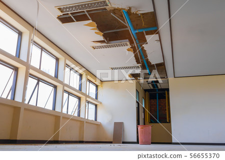 repair leak water pipe in under gypsum ceiling 56655370