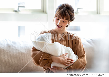 Baby and Mom 56656248