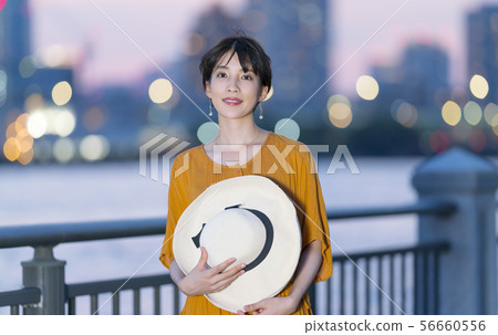東京暮色女人夏天 56660556