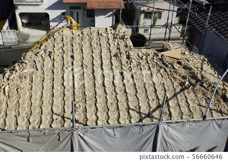 拆遷工作重建木屋重型機械分開收集 拆遷工作重建木屋重型機械分開收集 56660646
