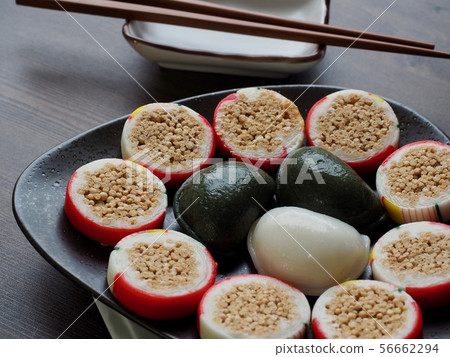 Korean traditional food songpyeon and candy Korean traditional food songpyeon and candy 56662294