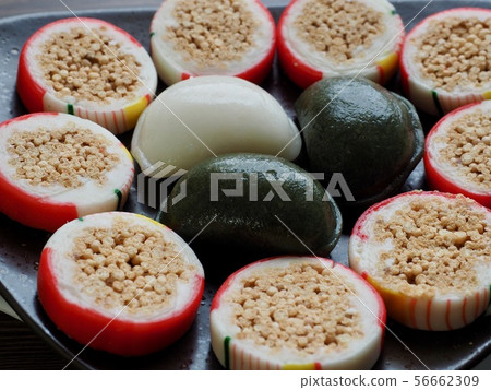 Korean traditional food songpyeon and candy Korean traditional food songpyeon and candy 56662309