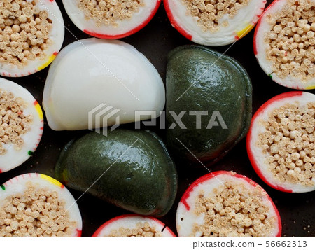 Korean traditional food songpyeon and candy 56662313