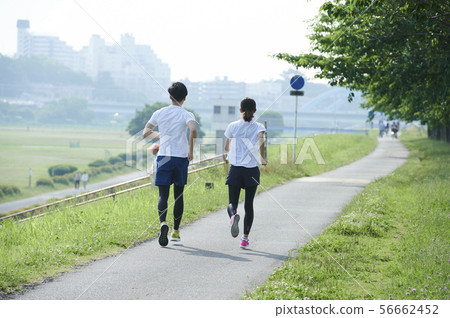 Running runner men and women 56662452