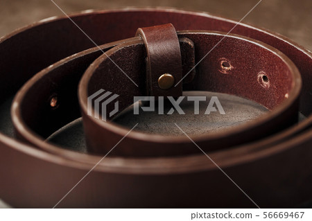 Fashionable men's brown belt made of genuine Fashionable men's brown belt made of genuine 56669467