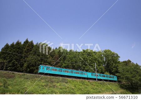 和歌山線的本地火車 和歌山線的本地火車 56671310