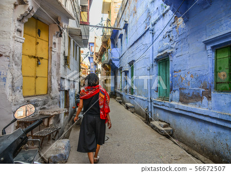 Indian women in traditonal dress (sari) on street Indian women in traditonal dress (sari) on street 56672507