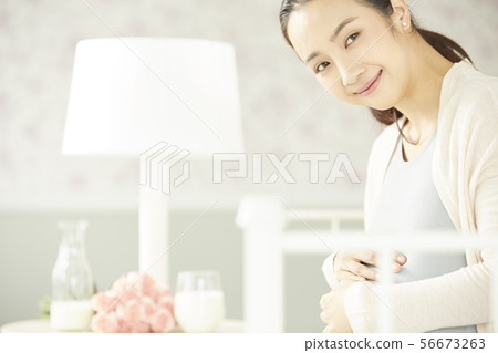 女性懷孕 女性懷孕 56673263