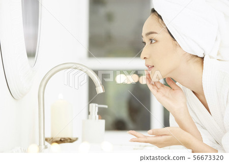 Women beauty 56673320