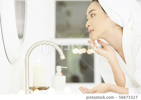 Women beauty 56673327