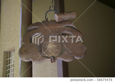 Fish plate wooden 56675478