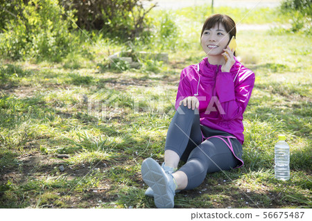 Running break woman shady Running break woman shady 56675487