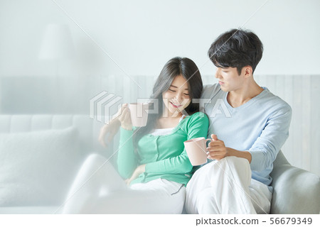 Couple lifestyle 56679349