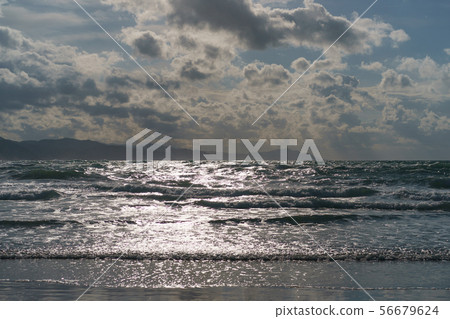Breathtaking seascape of ocean beach 56679624