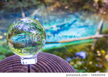 從水晶球偷看的上帝的兒童池塘(北海道清里市) 從水晶球偷看的上帝的兒童池塘(北海道清里市) 56680948