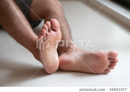 Barefoot sole, sole of foot, smell, foot odor, odor 56681957