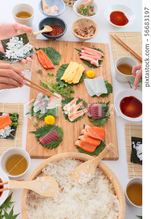 Hand rolled sushi Hand rolled sushi 56683197