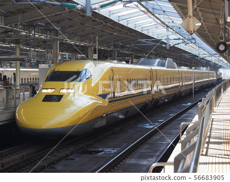 Doctor Yellow at Shin-Osaka Station 56683905