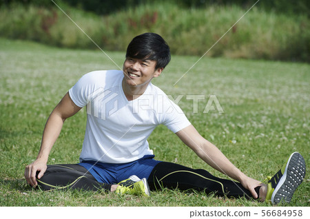 Running stretch men 56684958