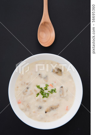 Clam chowder 56695360