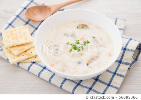 Clam chowder 56695366