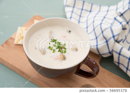Clam chowder 56695378
