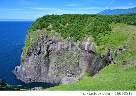 從北海道的Shiretoko散步的瀑布視圖 56698512