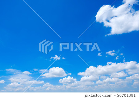 [照片素材]藍天天空雲彩夏天天空背景背景材料8月拷貝空間 56701391