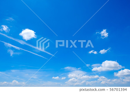 [照片素材]藍天天空雲彩夏天天空背景背景材料8月拷貝空間 56701394