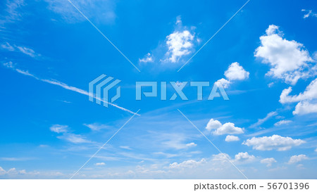 [照片素材]藍天天空雲彩夏天天空背景背景材料8月拷貝空間 56701396