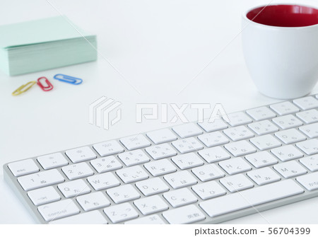 桌子周圍的圖像 桌子周圍的圖像 56704399