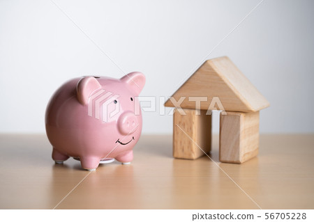 建房子和豬錢箱 56705228