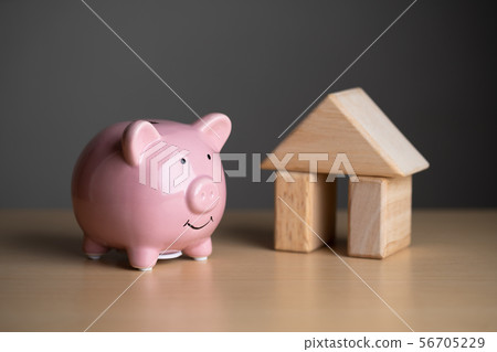 建房子和豬錢箱 56705229