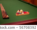 台球球桿和球 56708392