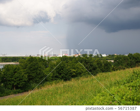 多雲多雨 56715387
