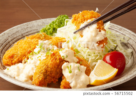 Fried oysters with tartar sauce 56715502