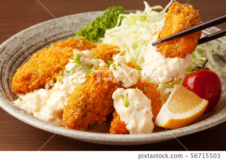 Fried oysters with tartar sauce 56715503