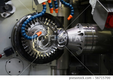 Milling machine for processing metal products in industry 56715700