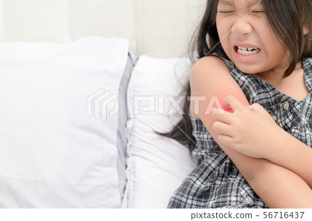 girl scratch the itch with hand , girl scratch the itch with hand , 56716437