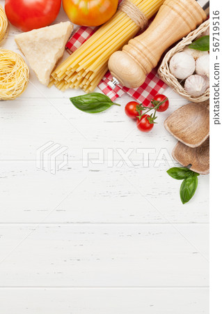 Pasta, tomatoes and herbs 56719516