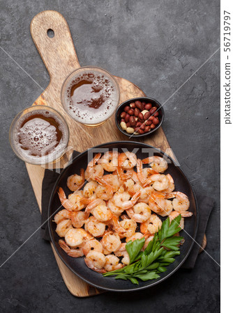 Draft beer and snacks 56719797