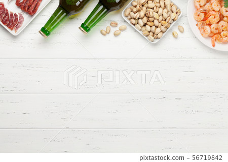 Draft beer and snacks 56719842