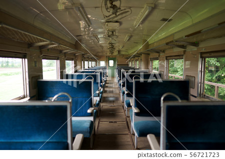 在火車上 在火車上 56721723