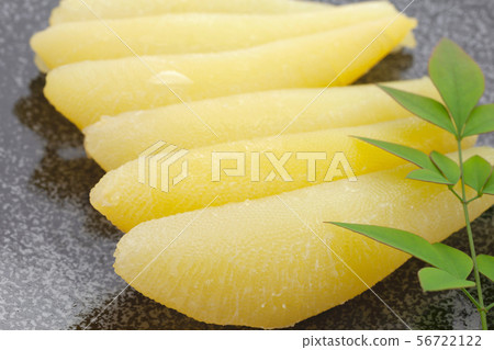 Number child on the plate 56722122