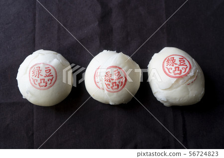 月餅 鳳梨酥 綠豆椪 月餅 鳳梨酥 綠豆椪 56724823