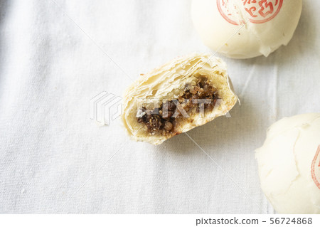 Moon cake, pineapple cake, mung bean cake Moon cake, pineapple cake, mung bean cake 56724868