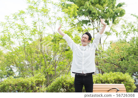 Refreshing men outdoors 56726308