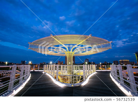 Taiwan Kaohsiung Kaixuan Bicycle Bridge Asia Taiwan Kaohsiung Triumph Bridge 56732539